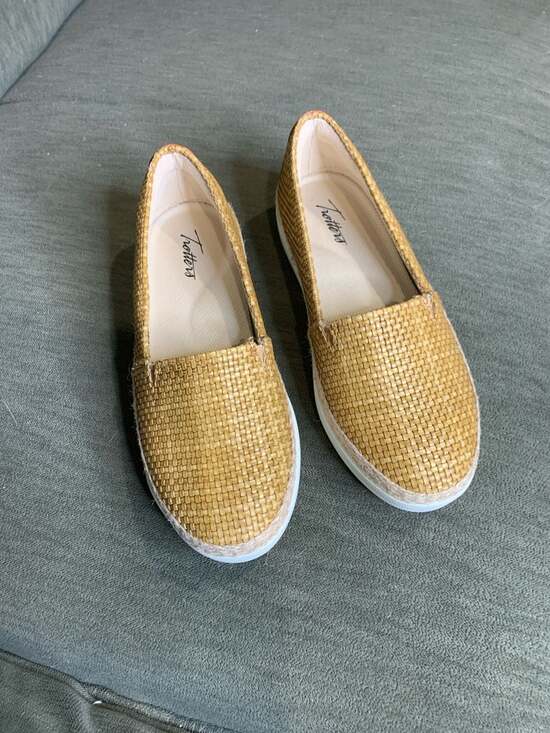 Trotters Women's Accent Espadrille Woven Raffia Slip-On Loafers